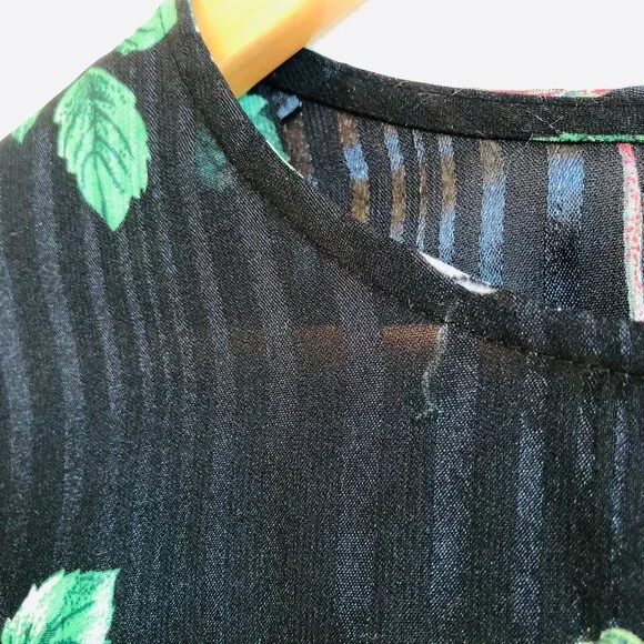 Pretty Floral Sheer Top by Dex the Suit Shop NYC - Picture 4 of 14